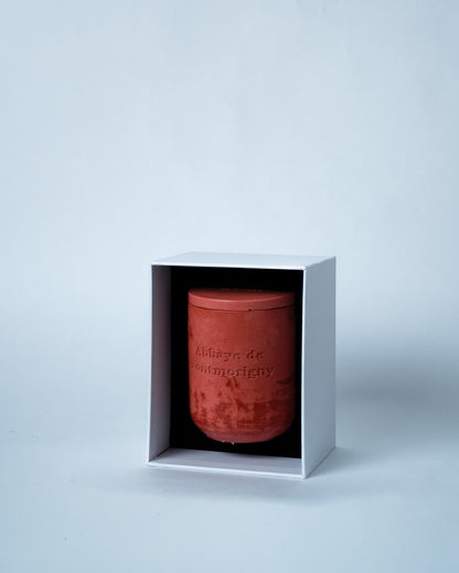 Grande bougie Rose & Miel présentée dans son coffret Fontmorigny
